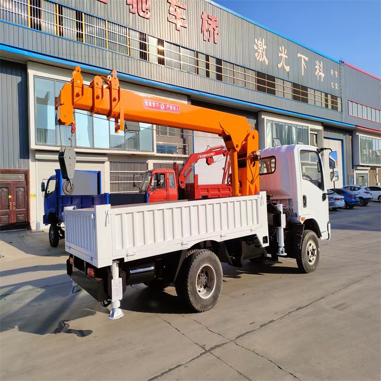 镇原县三轮随车吊定制 农用改装机自备吊中瑞长期出售